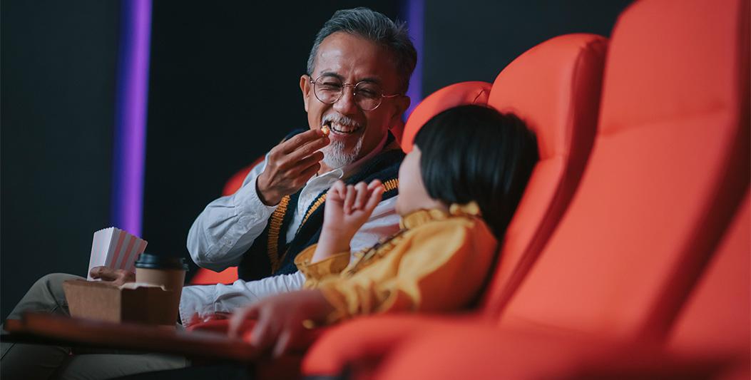 Senior use discounts to watch movies with friends Senior use discounts to watch movies with friends